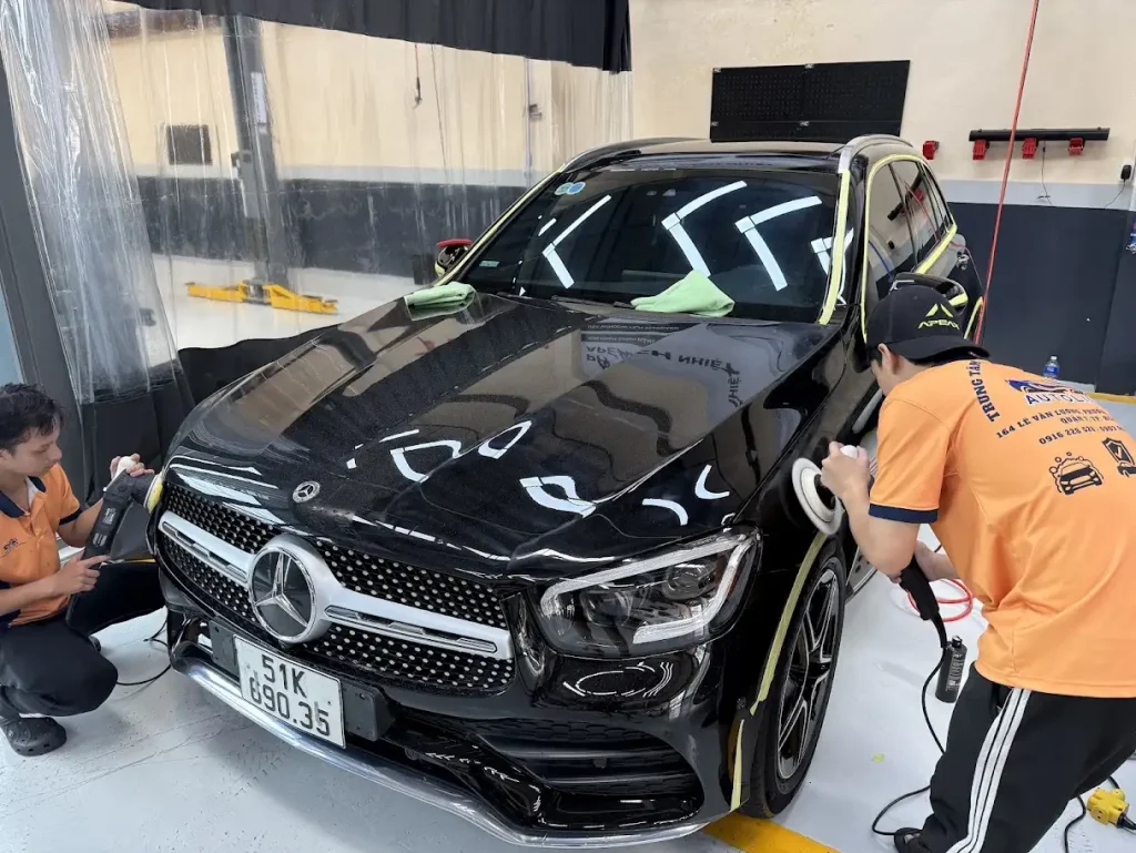 Dự án đánh bóng, vệ sinh xe và hiệu chỉnh sơn cho xe Mercedes benz (6)