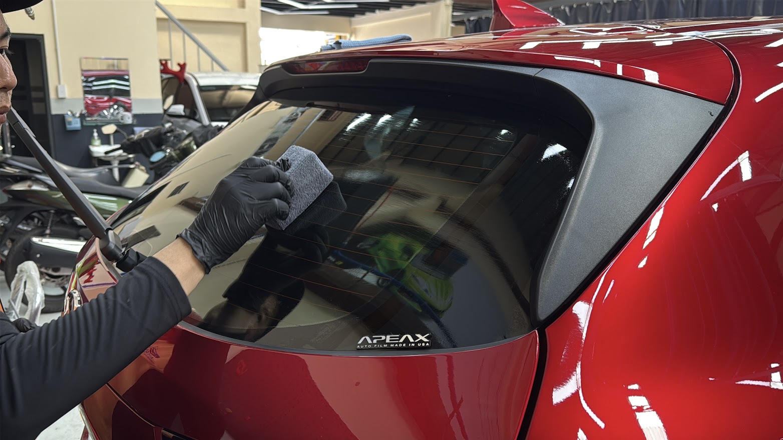 Dịch vụ phủ nano ceramic cho kính tại Autolink Việt Nam Dịch vụ phủ nano ceramic cho kính tại Autolink Việt Nam