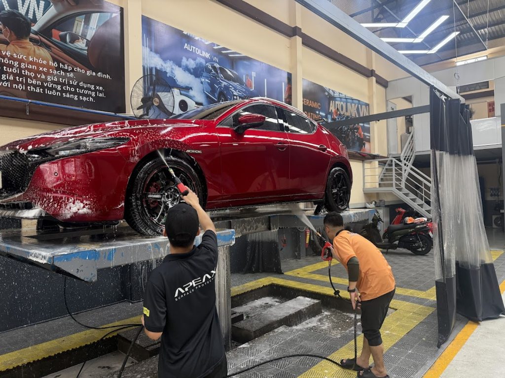Dịch vụ vệ sinh ô tô tại Autolink