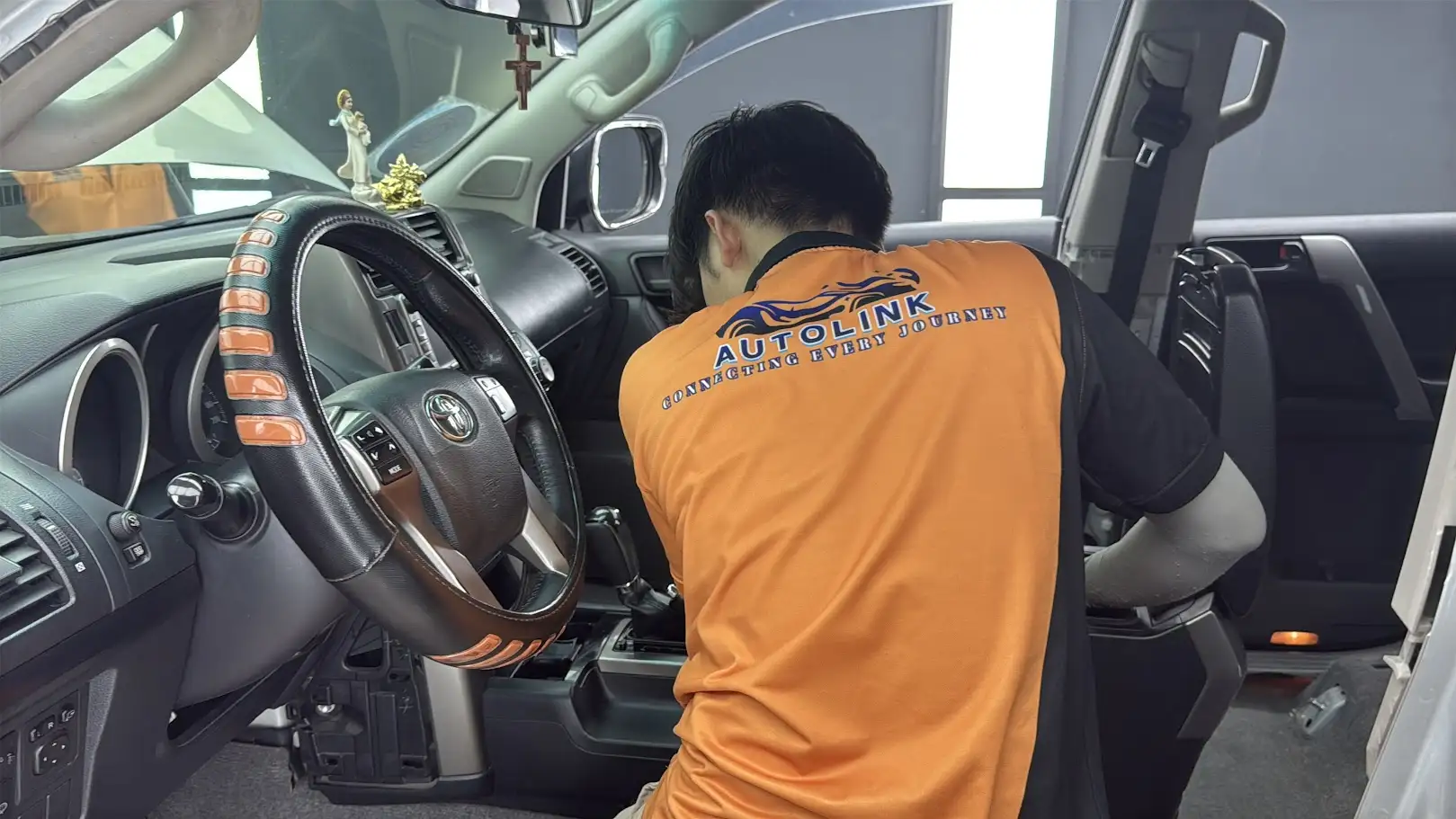 Dịch Vụ Chăm Sóc Nội Thất Ô Tô Uy Tín Chuyên Nghiệp Tại HCM - Autolink
