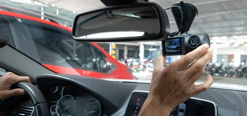 Quy trình lắp đặt camera hành trình cho ô tô