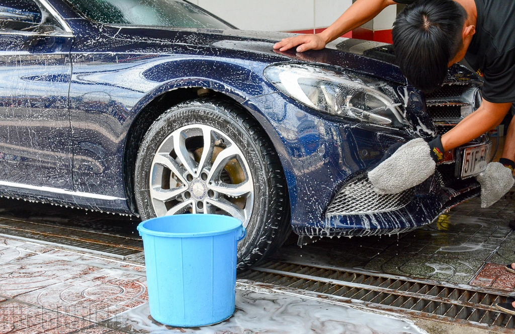 Một xô là đủ, một giẻ lau khắp chốn. Nguồn: Báo Thanh Niên