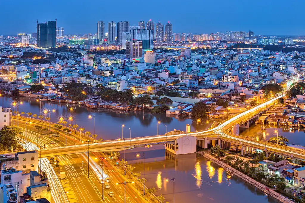 Dán phim cách nhiệt tại quận 8