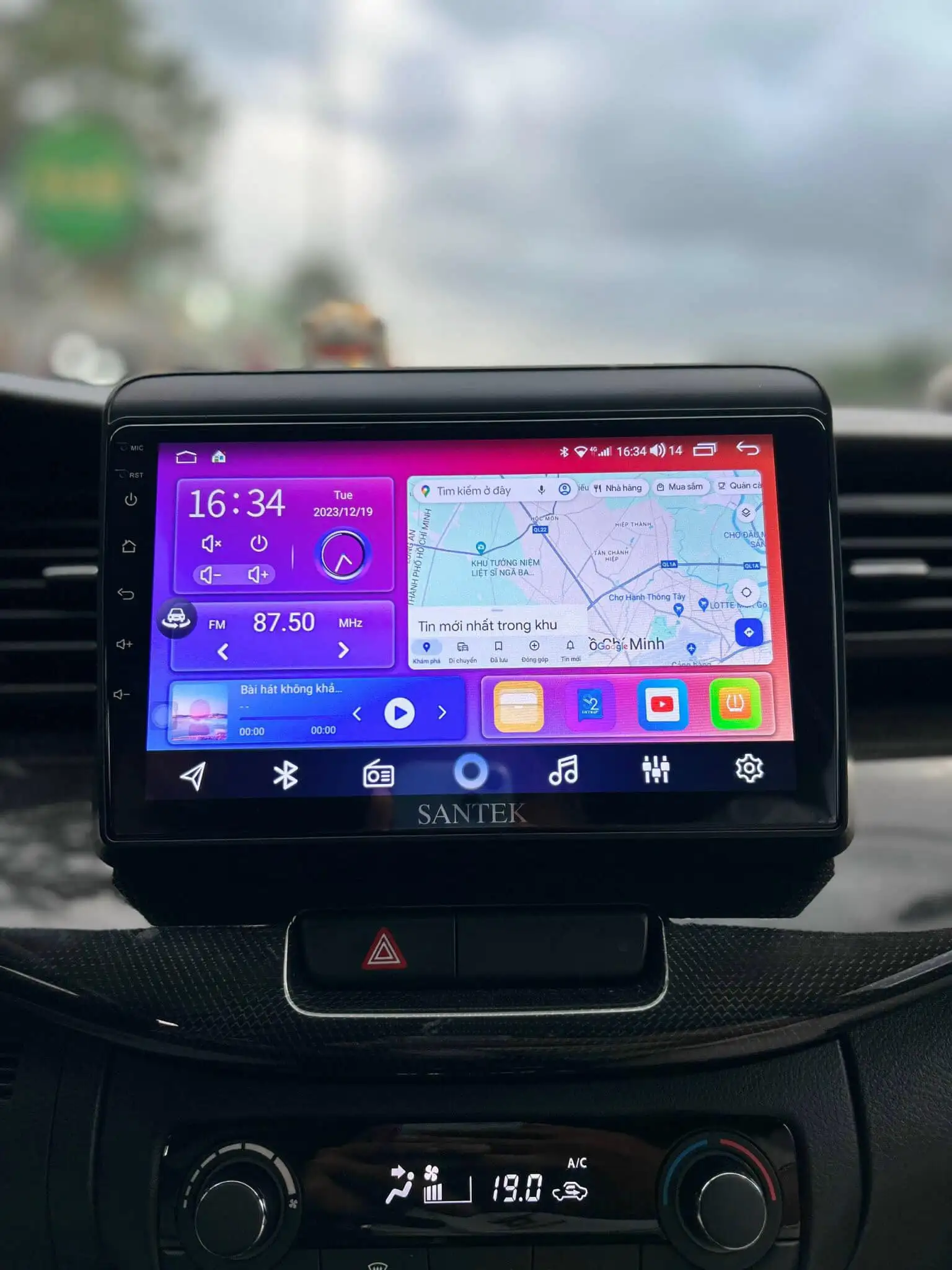 Kết nối nhanh chóng với Apple CarPlay và Android Auto