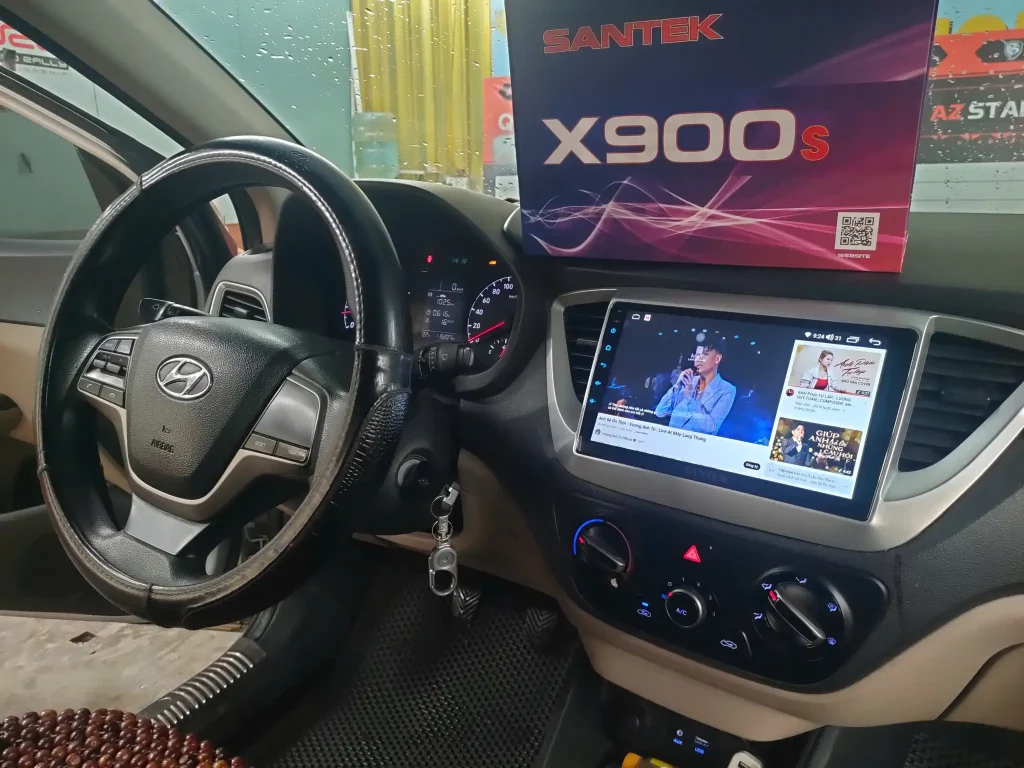 Màn hình android ô tô Santek X900