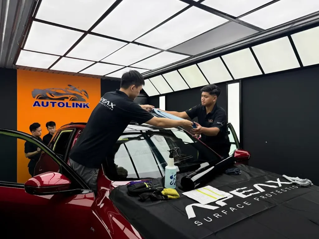Quy trình dán phim cách nhiệt cho ô tô tại Autolink VN