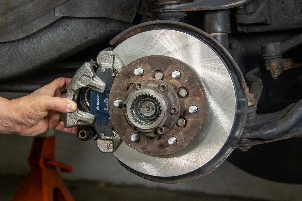 Má phanh định kỳ sau mỗi 50.000 - 80.000km hoặc sau 2 năm sử dụng