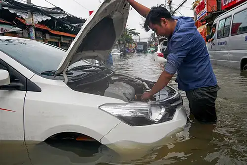 Vì sao xe điện dễ bị hư hại khi ngập nước?
