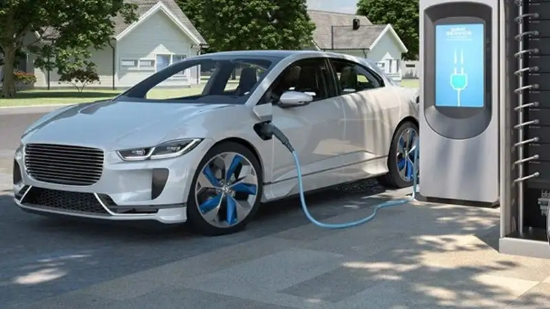 Hiệu suất của xe điện và xe xăng truyền thống