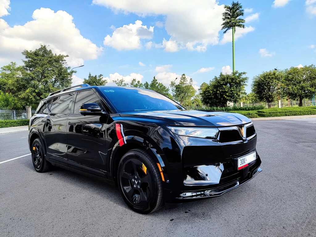 Dịch vụ phủ Nano Ceramic ô tô uy tín gần phường Xóm Chiếu