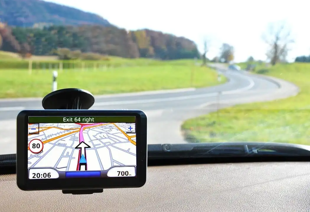 Thiết bị dẫn đường GPS hoặc màn hình Android ô tô