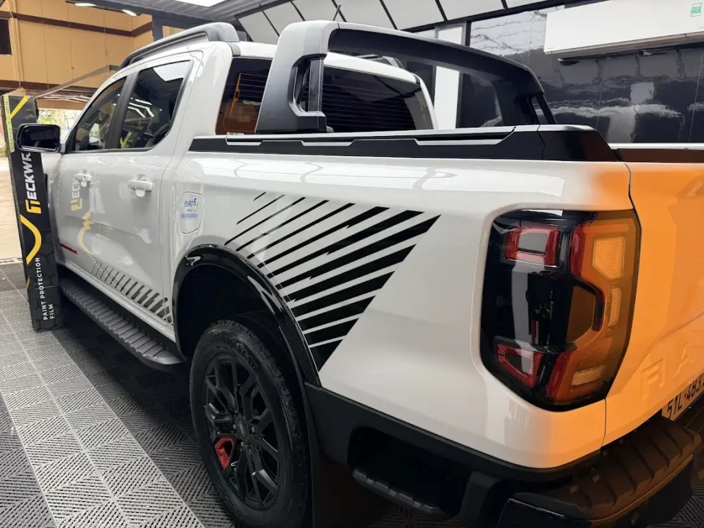 Dán PPF Teckwrap cho đuôi xe FORD STORMTRAK