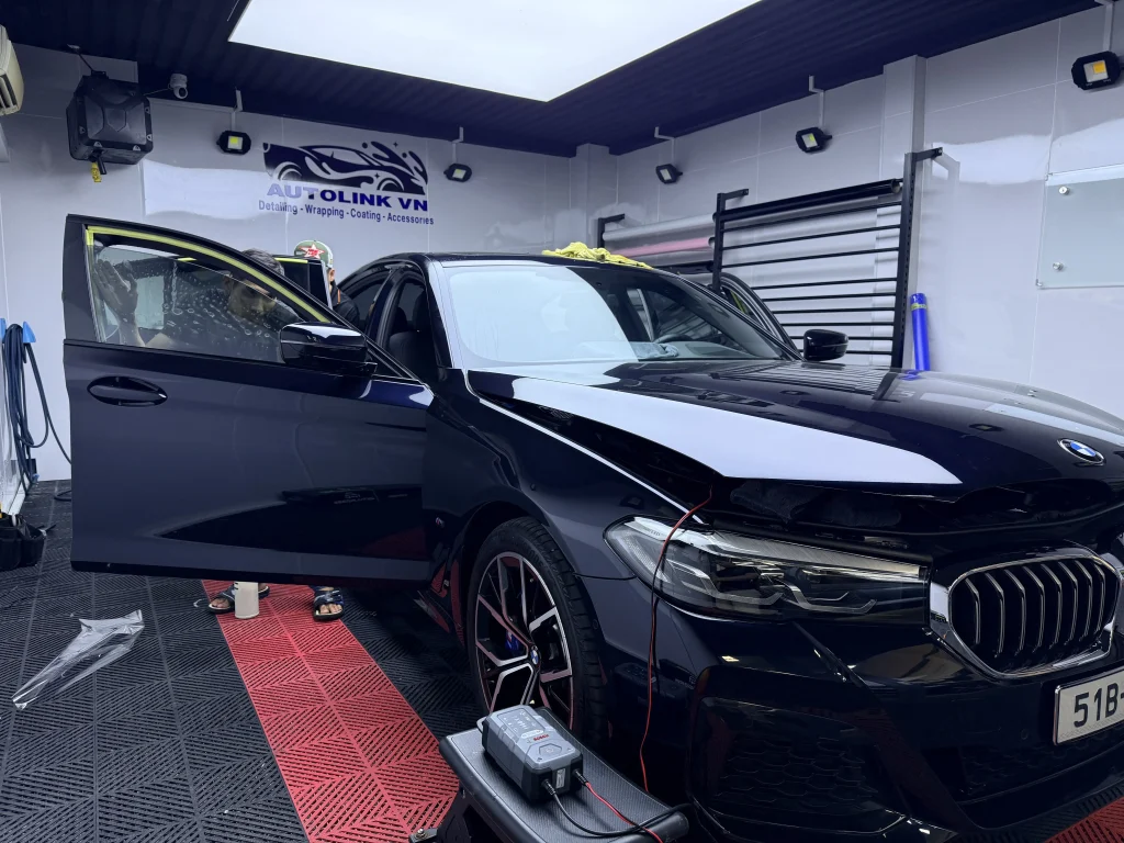 Dịch vụ dán phim cách nhiệt 3M Crystalline cho xe BMW 530i