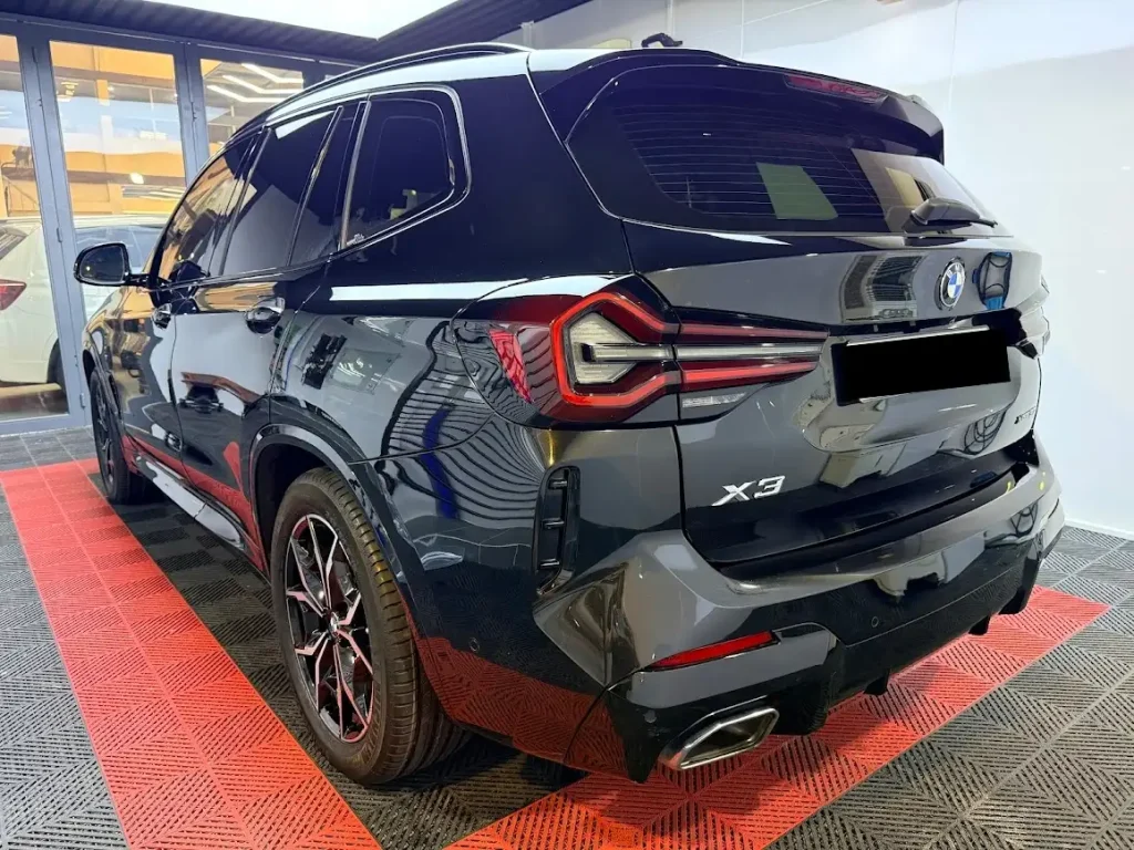 Phủ ceramic cho má đuôi xe BMW X3 MSport G01