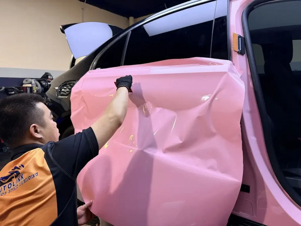 Quy trình dán wrap đổi màu ô tô tại Autolink