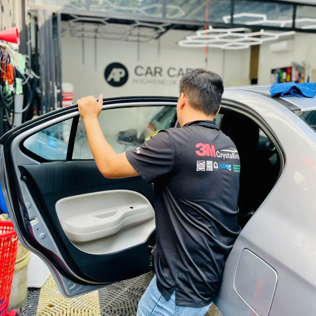Dán phim cách nhiệt tại AP Car Care