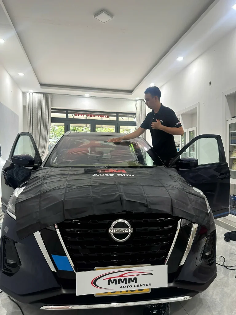 Dán phim cách nhiệt tại MMM Auto Center
