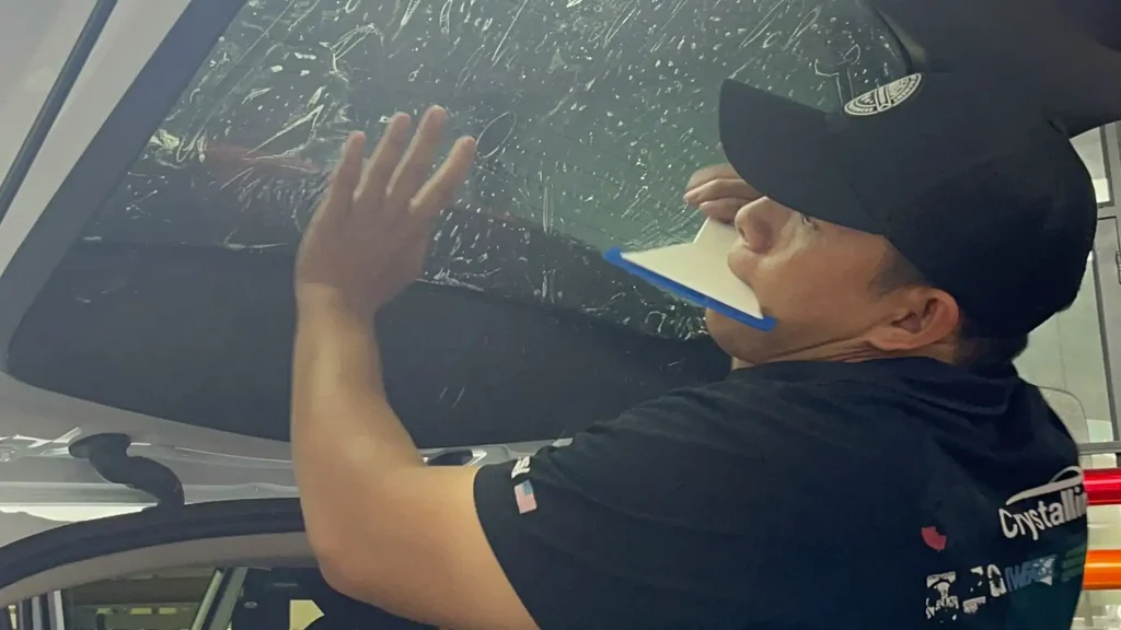 Dán phim cách nhiệt tại Vietnam Car Care