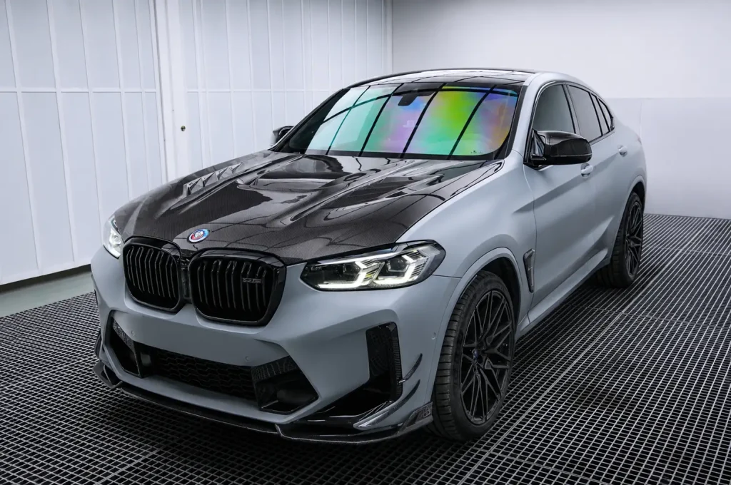 phối màu với wrap ô tô carbon